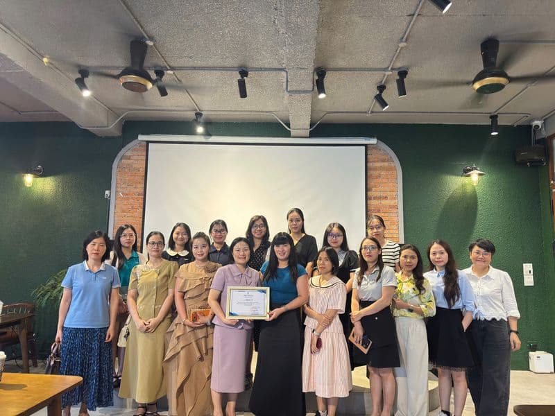 Hoạt động thảo luận nhóm trong tài liệu Thuế CEO